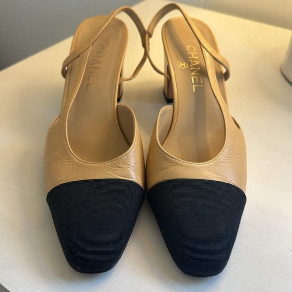 Chanel Tan and Black slingback pumps, 39.5 - Picture 7 of 7